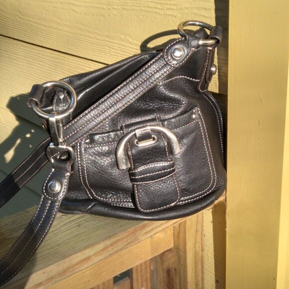 B Makowski Black Leather 70's Retro Style Bottle Top Crossbody Bag - Picture 3 of 11